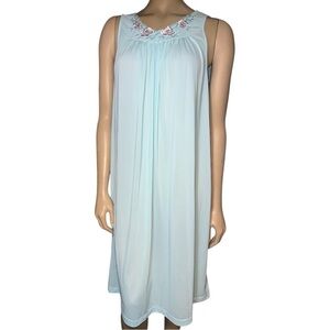 Vintage Shadowline women’s Embroidered Aqua Nightgown size 10